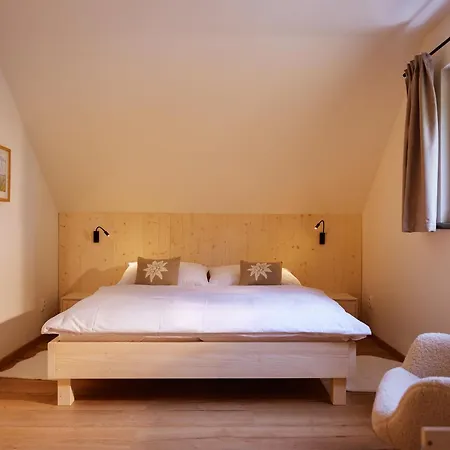 Bindt Chalet Hnilcik